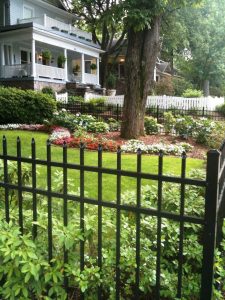 Shannon Holmes RealtySouth image of home with great curb appeal