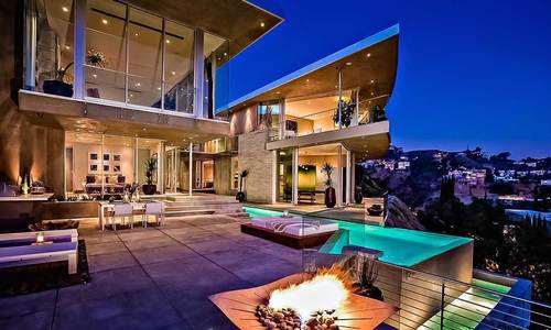 Contemporary Hillside Retreat