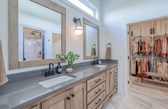 BrandiNieto-3030NWThoreauPl.Lee_sSummit,MO-34