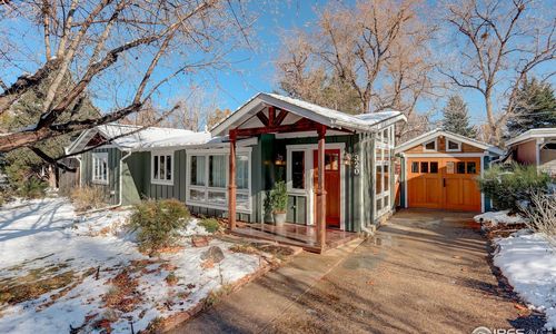 320 30th St [Notable Sale]