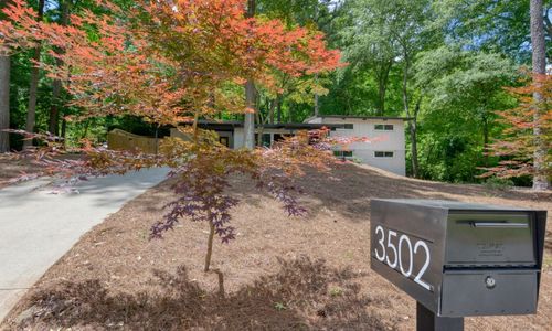 A Sophisticated Midcentury Modern Home in Atlanta