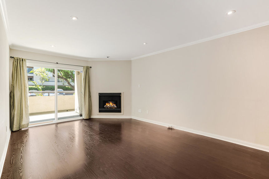 21500 Burbank Blvd 107 Los-large-004-007-Kevin3-1500&#215;1000-72dpi