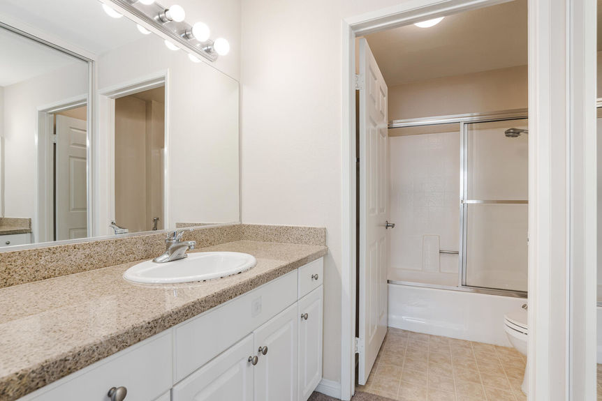 21520 Burbank Blvd 209 Los-large-012-012-Burbank11-1500&#215;1000-72dpi