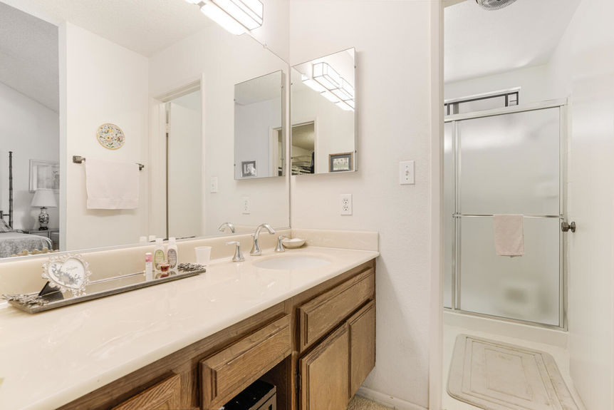 5711 Owensmouth Ave 112 Los-large-018-009-kevin3-1500×1000-72dpi