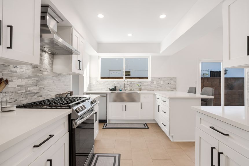 12900 Winthrop Ave-12