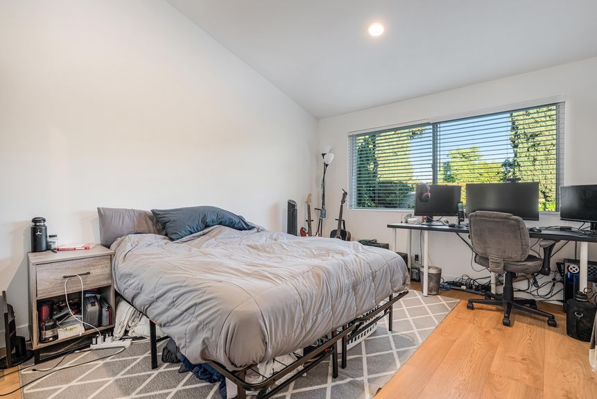 12900 Winthrop Ave-19