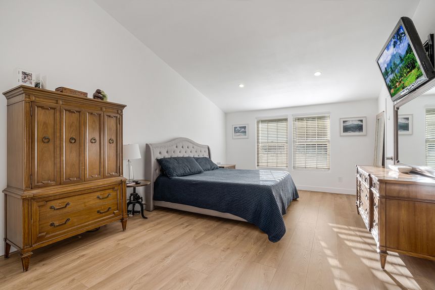 12900 Winthrop Ave-22