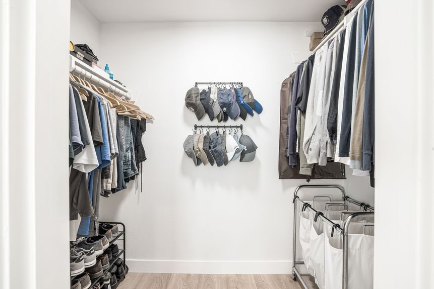 12900 Winthrop Ave-23