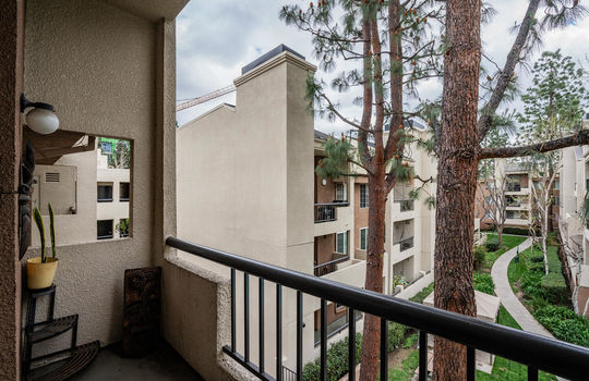21550 Burbank Blvd 313 Los-large-015-013-DSC6690-1500x1000-72dpi
