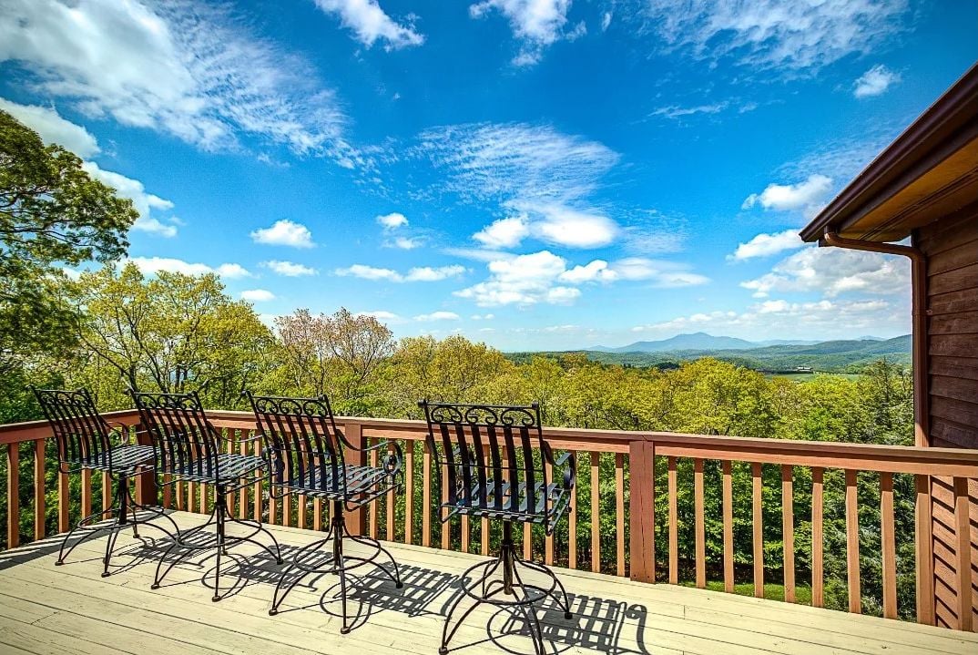 Blowing Rock Realtors list home for sale