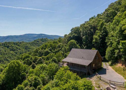 cabin for sale in Boone NC listed by Realtor