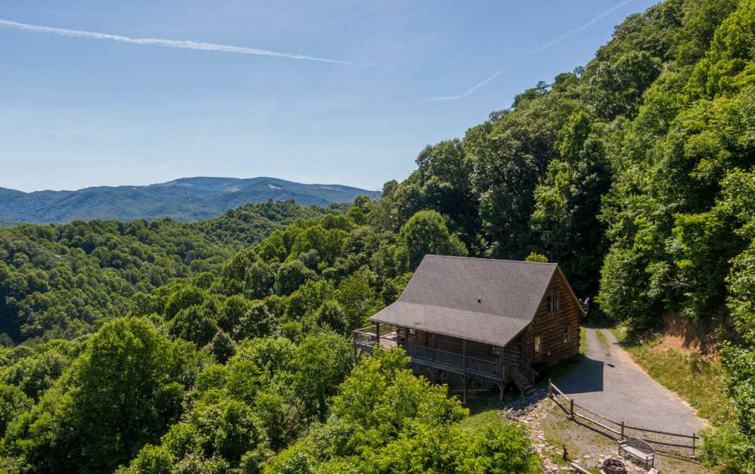 cabin for sale in Boone NC listed by Realtor