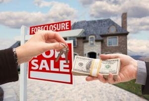 Buying a Foreclosed Home in Oakland County MI