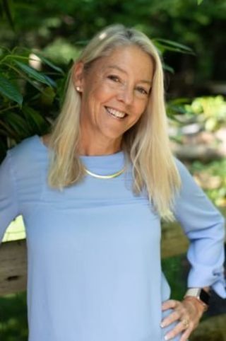 Julie Sawyer-2022
