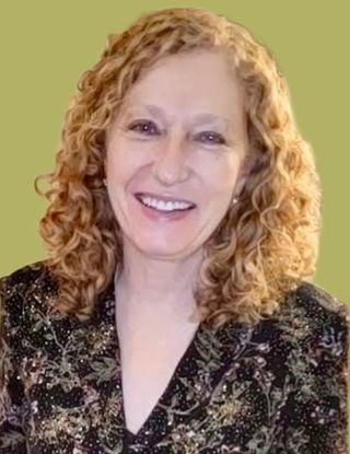 Headshot with solid background_6678