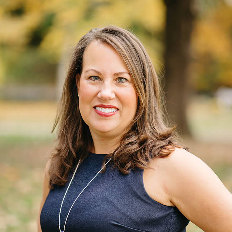 Carla-Loonie-headshot