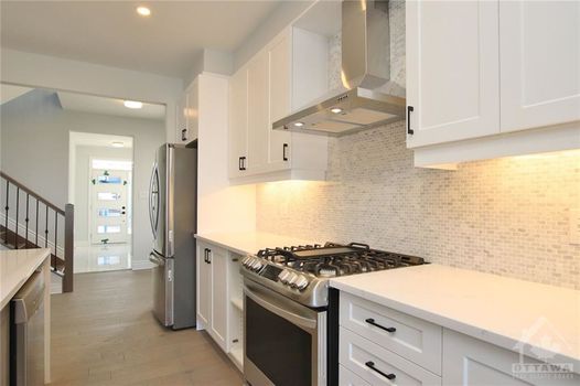 NORTHWOODS GALLERY 10