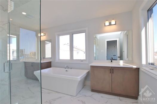 NORTHWOODS GALLERY 11