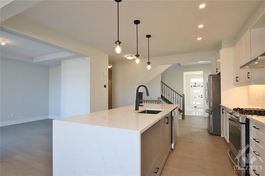 NORTHWOODS GALLERY 9