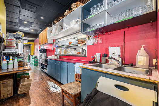 018_704_fourteenth_street_west-13_891