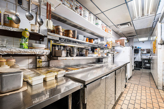 021_704_fourteenth_street_west-16_692