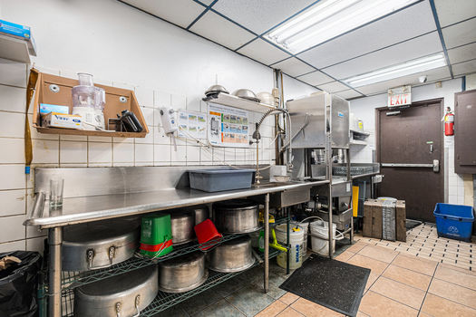 022_704_fourteenth_street_west-17_448