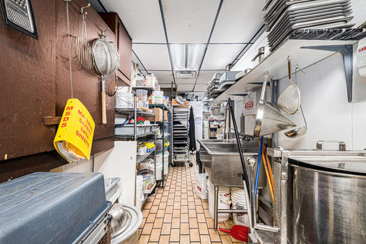 025_704_fourteenth_street_west-20_657