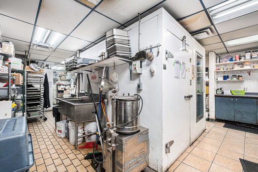 026_704_fourteenth_street_west-21_588