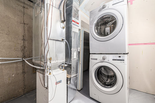 026_941_mishi_priva22_990