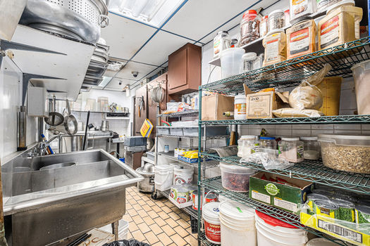 027_704_fourteenth_street_west-22_392