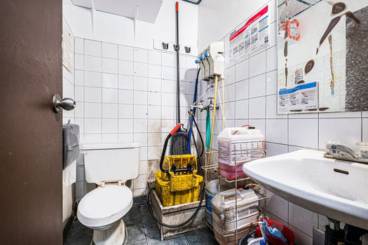 031_704_fourteenth_street_west-26_438