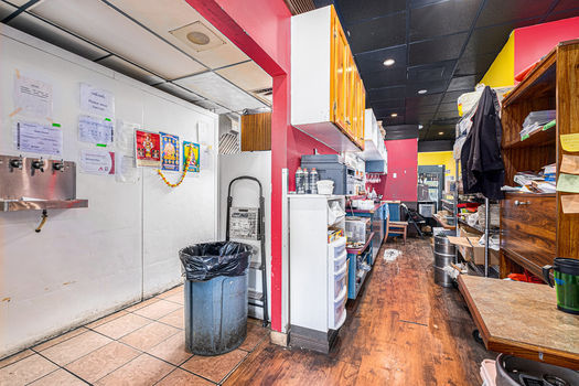 032_704_fourteenth_street_west-27_738