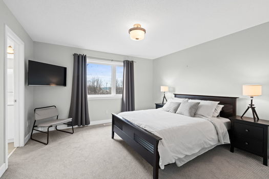 26-web-or-mls-653 Putney Crescent-44