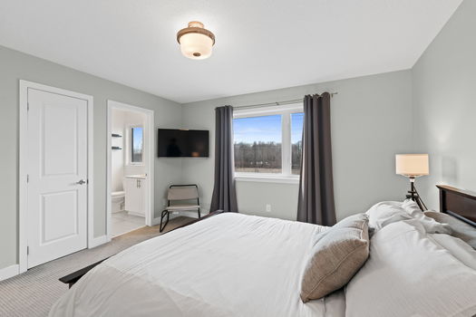 27-web-or-mls-653 Putney Crescent-45