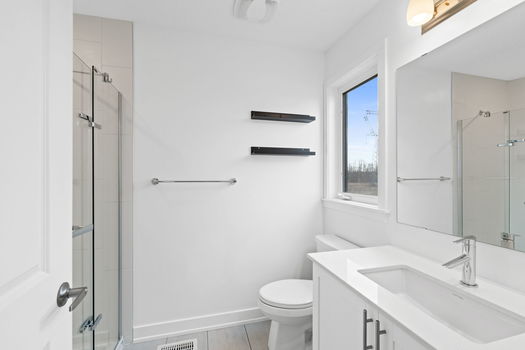 29-web-or-mls-653 Putney Crescent-47