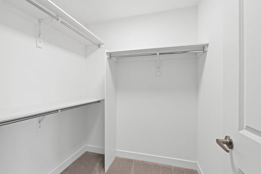 30-web-or-mls-653 Putney Crescent-48