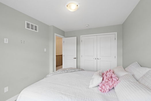 34-web-or-mls-653 Putney Crescent-41