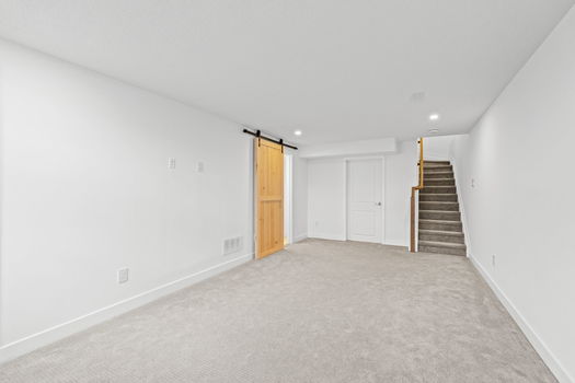 36-web-or-mls-653 Putney Crescent-34