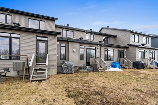 39-web-or-mls-653 Putney Crescent-13