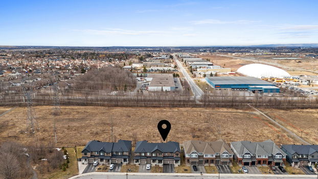 44-web-or-mls-653 Putney Crescent-8