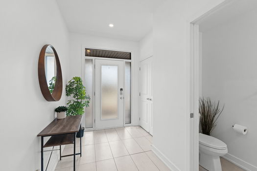 5-web-or-mls-653 Putney Crescent-15