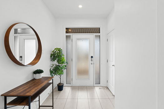 6-web-or-mls-653 Putney Crescent-16