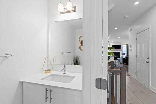 9-web-or-mls-653 Putney Crescent-19