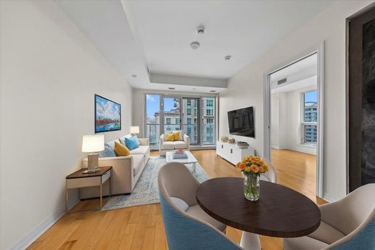 09-IMG_2103 - Living Room - Standard - 5