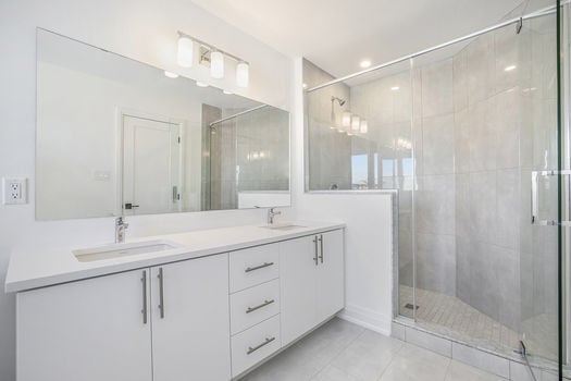 437_fleet_canuc_28_972