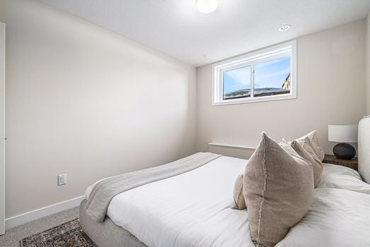 023_941_mishi_priva20_588