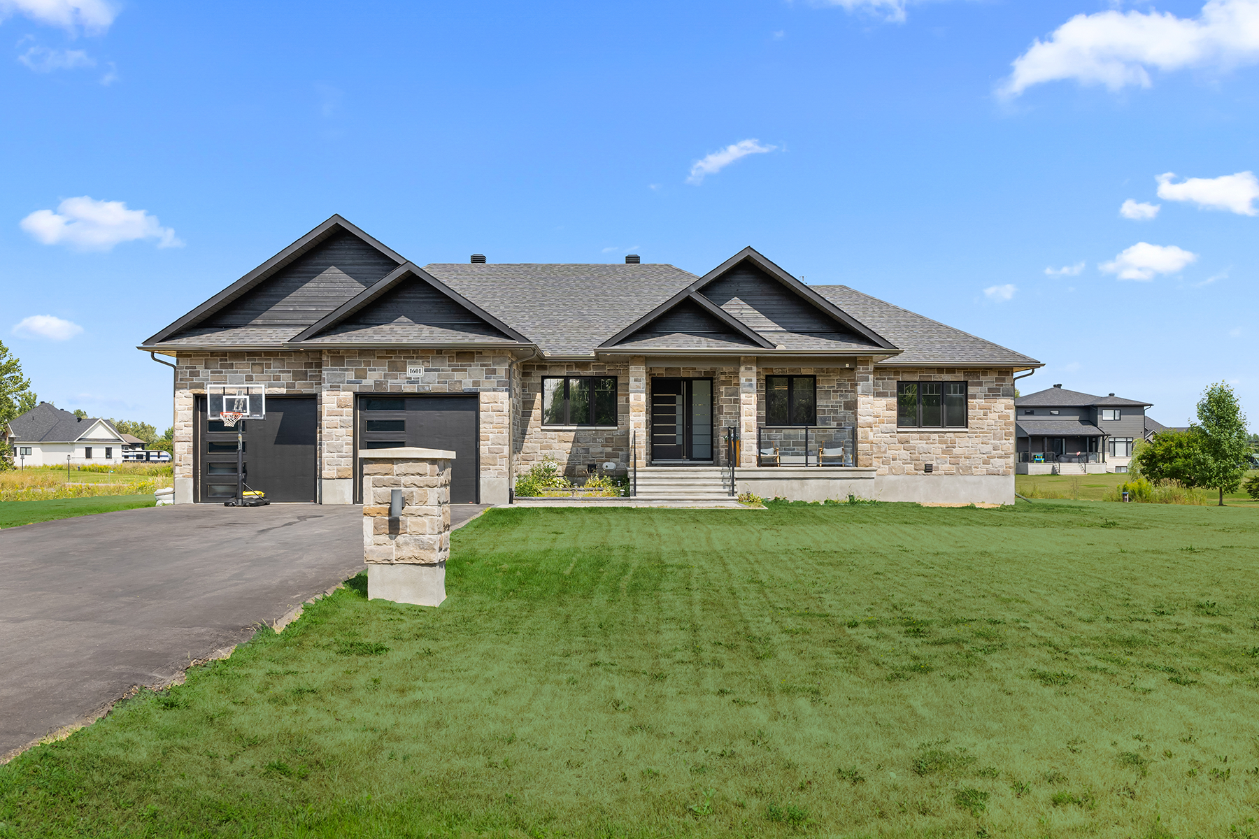 1601 Lakeshore Drive Hero Grass Small