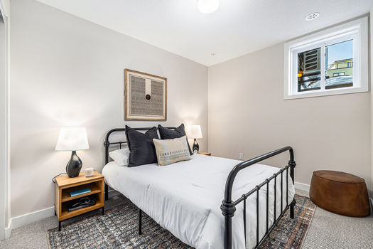 020_941_mishi_priva17_705