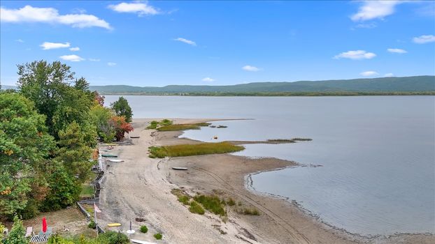 42-DJI_20250922130034_0090_D