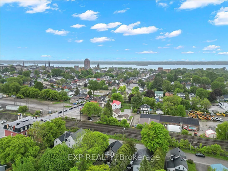 a2a75fa1ad9ed568e7f39329ec6184d4-uncropped_scaled_within_1536_1152